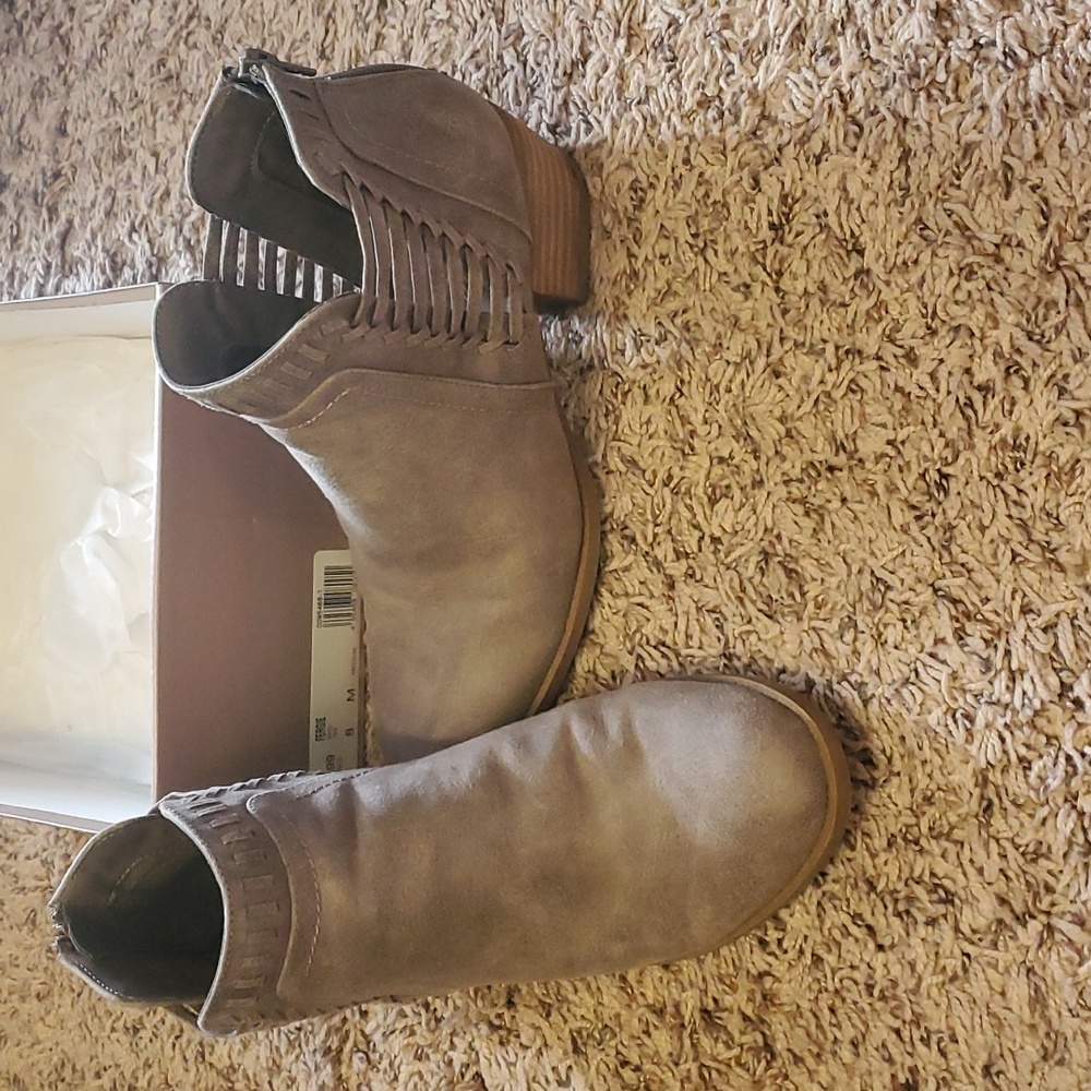Fergie booties
